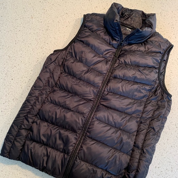 Uniqlo Jackets & Blazers - Uniqlo black down ultra lightweight zippered vest